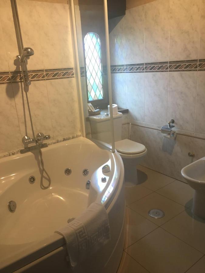 El Ama De Llaves Guest House Hontoria Exterior photo